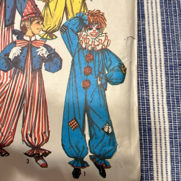Simplicity 7162 Clown Costume Pattern - Picture 6 of 8
